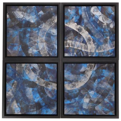 un ensemble de quatre tableaux abstraits bleus et blancs