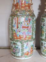 CANTON. Grande paire de vases en porcelaine à décor en émaux… (photo 3)