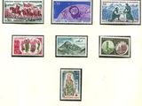 une image représentant une collection de timbres aux motifs variés