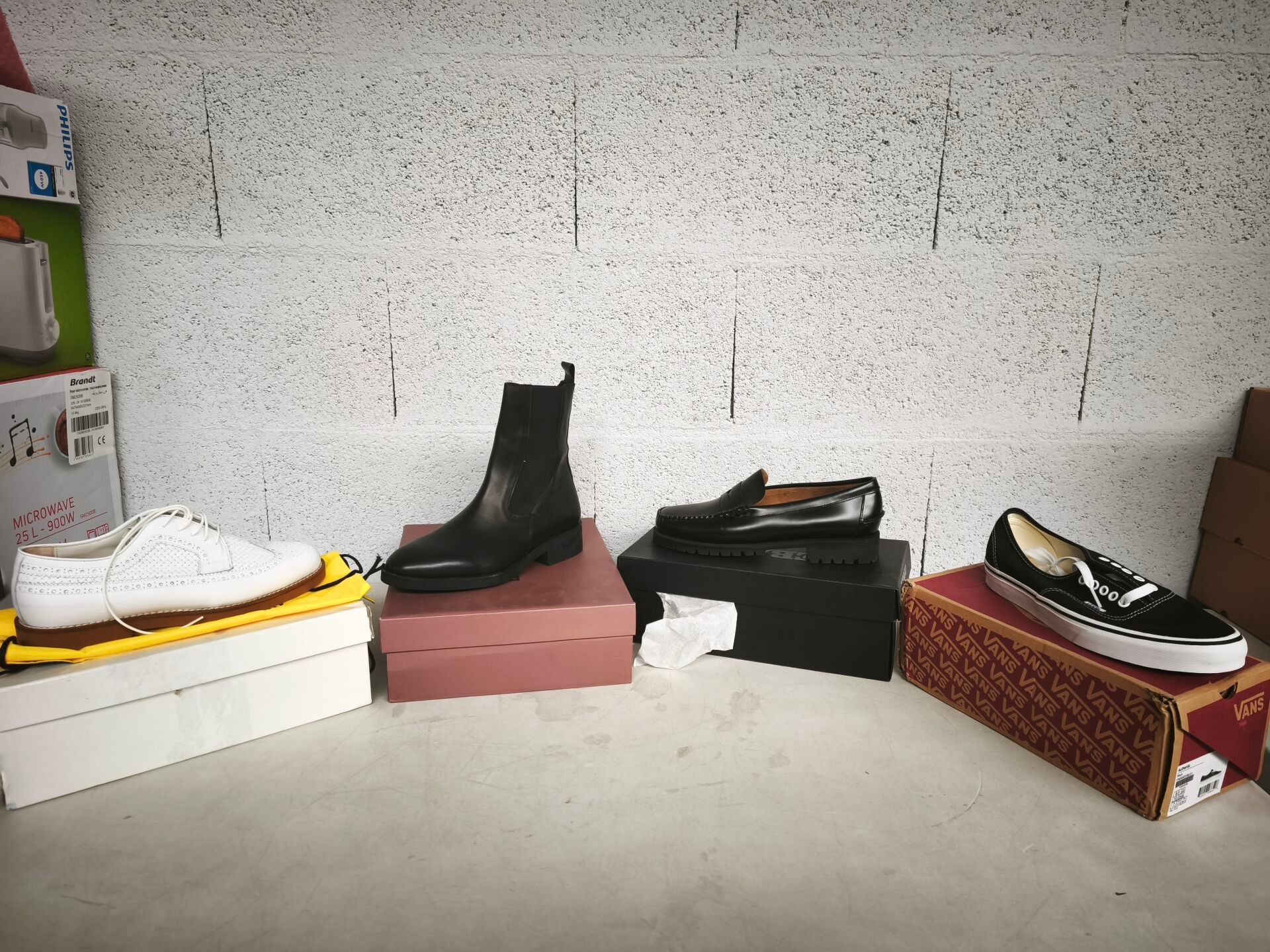 4 paires de chaussures hommes de marques DERIMOD, MILLELIRE, SEBAGO et VAGABOND divers modèles (Pointures 40 à 43) (V...