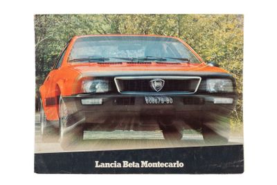 une photo d'une photo d'une voiture figurant sur la couverture d'un livre