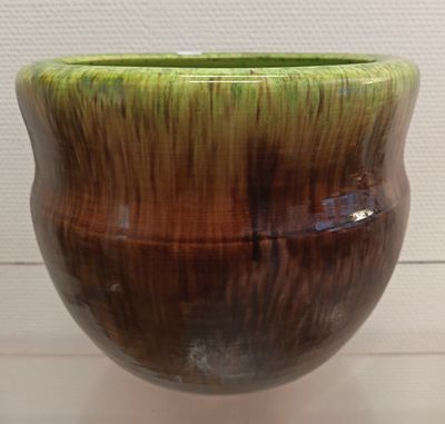 ACCOLAY Grand cache pot en faïence émaillée verte et marron …