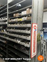 Étagère de pièces John Deere avec plus de 110 références