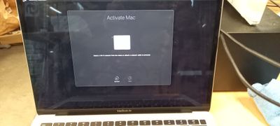 MACBOOK AIR A2337, EMC3598, n°HXJK605E1WFY (S'allume), sans …