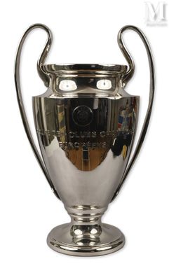 UEFA Champions League. Réplique du trophée de la Ligue des C…