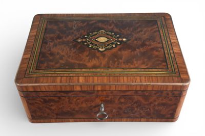 Coffret en bois de placage à décor de filets et fleurettes e… - Photo 1