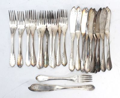 CHRISTOFLE Service à poisson en métal argenté comprenant 12 …