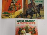 trois livres posés sur une table, sur fond blanc