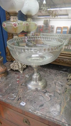 Coupe piédouche en cristal et étain