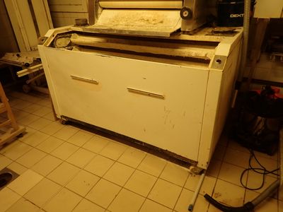 un appareil qui se trouve dans une cuisine, près d'un plan de travail