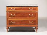 une image d'une commode en bois avec un plateau en marbre
