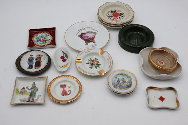 16 cendriers ou vide-poches en porcelaine (certains Bernardaud)