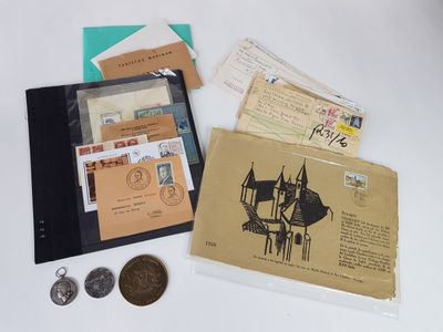 a lot of things that are sitting on a table