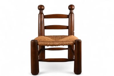 Dans le goût de Charles DUDOUYT, Chaise basse en bois nature…