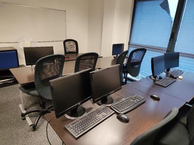 SUR DESIGNATION Important ensemble de matériel informatique …