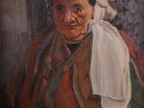 peinture d'une vieille femme portant une coiffe blanche, assise devant un mur de pierre
