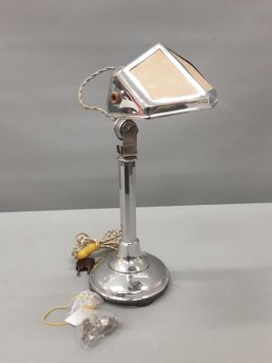 Jean CHAVANIS, Attribué à. Lampe de bureau modèle "PIROUETT"…