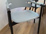 three chairs that are sitting next to each other on the floor