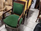 le nombre de chaises qui sont assises ensemble dans une pièce