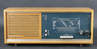 Poste de radio RADIOLA. Long 55 cm.