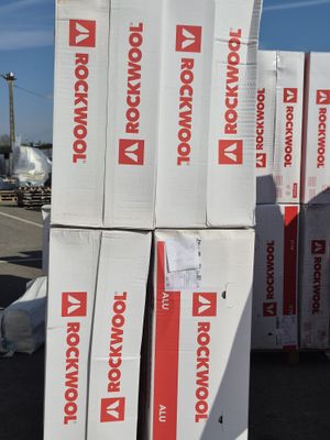 Lot d'envrion 96ml de rouleaux isolant alu marque RockWool 8…