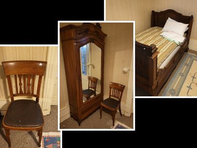 Dans la chambre 1 avec vue sur l'étang : Mobilier de chambre…