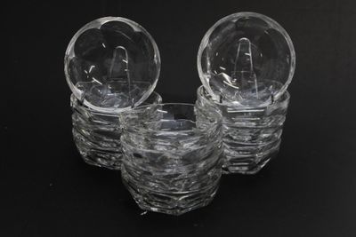 BACCARAT 13 coupelles ou rince doigts en cristal modèle Harc…