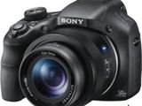 Cette image présente le nouvel appareil photo numérique de Sony, le SX10.