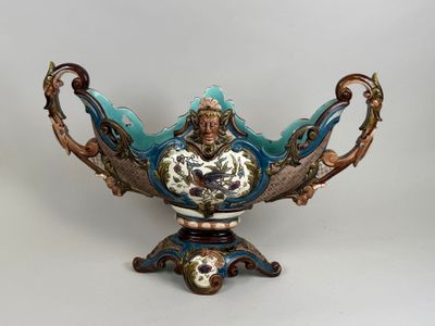 Grande coupe en barbotine polychrome à décor ajouré de masqu… - Photo 1