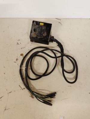 a picture of a cord that is connected to a device