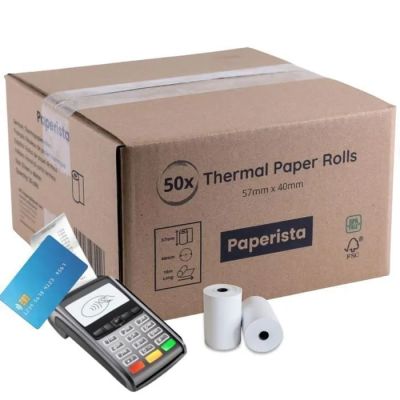 une boîte de rouleaux de papier et un téléphone portable à côté