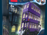 une boîte de Lego Harry Potter représentant le bus à deux étages