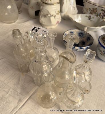 Lot de petits carafons divers