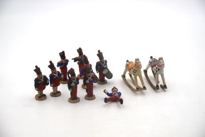 QUIRALU - 11 fanfan plastique comprenant 2 chevaux à bascule…