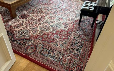 Important tapis mécanique à décor persan de type Kashan-Tabr…
