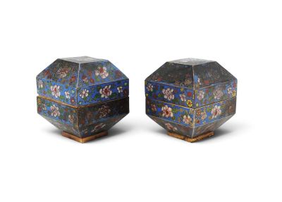paire de vases en cloisonné à motifs floraux