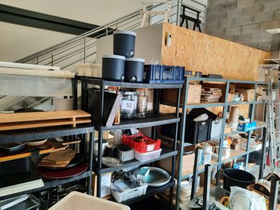 a room filled with lots of different items and items