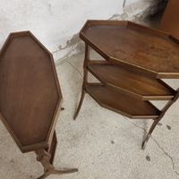 Deux tables de salon en acajou et filets de laiton de modèle… (photo 3)
