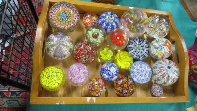 Collection de presse papier sulfure, certains millefiori dont deu...