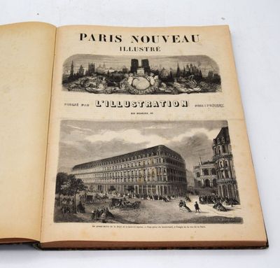 un livre ouvert avec deux images représentant un bâtiment et une horloge