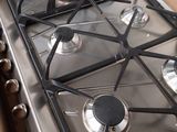 une boîte contenant une plaque de cuisson