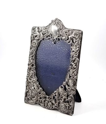 PORTE PHOTO rectangulaire en argent 925‰ ciselé à décor de f…