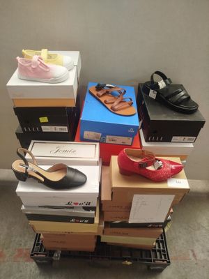 lot de 40 paires de chaussures été - avec boites - pointures…