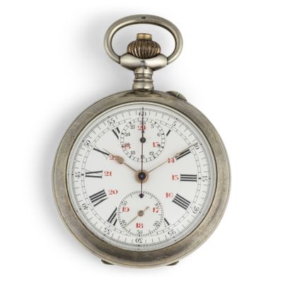 une montre de poche en argent avec des chiffres romains