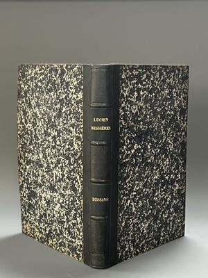 une photo en noir et blanc d'un livre à la couverture noire
