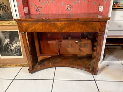 CONSOLE en bois de placage et bronze.