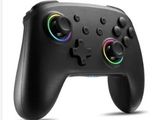gros plan d'une manette de jeu sur fond blanc