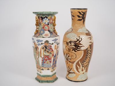 Vietnam, école de Bien Hoa XXe siècle, Deux vases en céramiq…