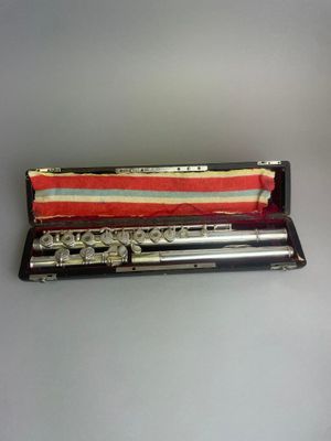 Flûte traversière en métal argenté d'Auguste Bonneville à Paris, porta - Photo 1