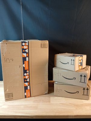 Lot de 4 colis Mystere (Retour Amazon,NPAI, Adresse incomple…